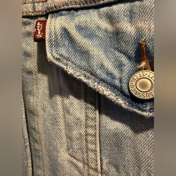 LEVI'S Vintage Trucker Jacket Studded Denim Womens Medium Light Wash - Picture 5 of 10